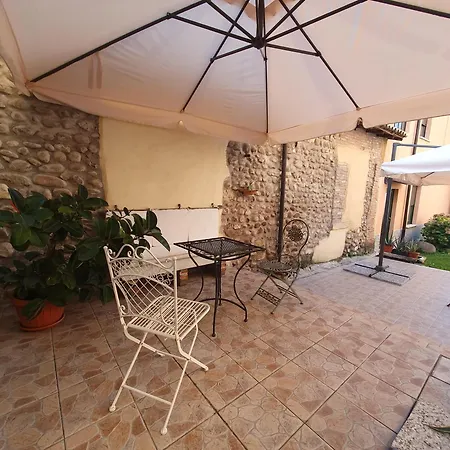 Gesuitirooms 3* Sona